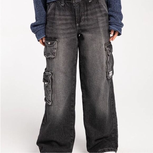 NWT BDG Urban Outfitters Y2K Low Rise Womens Cargo Jeans Washed Black XS - Picture 3 of 12